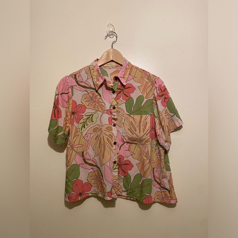 Love Notes Tropical Print Shirt. Size M